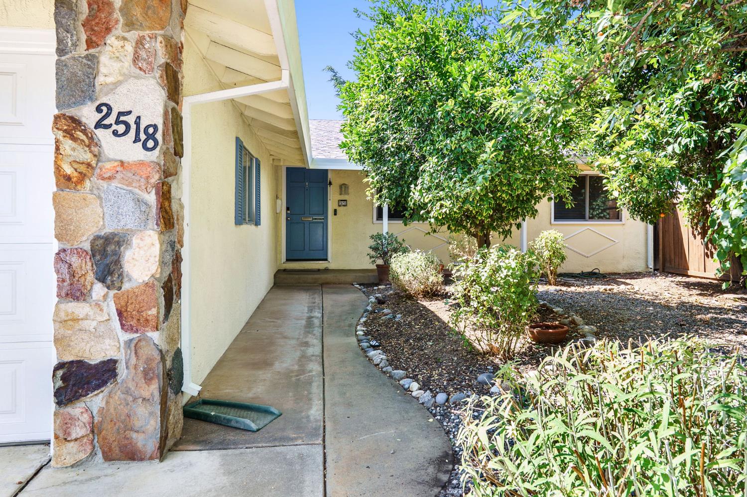 2518 Loyola Drive