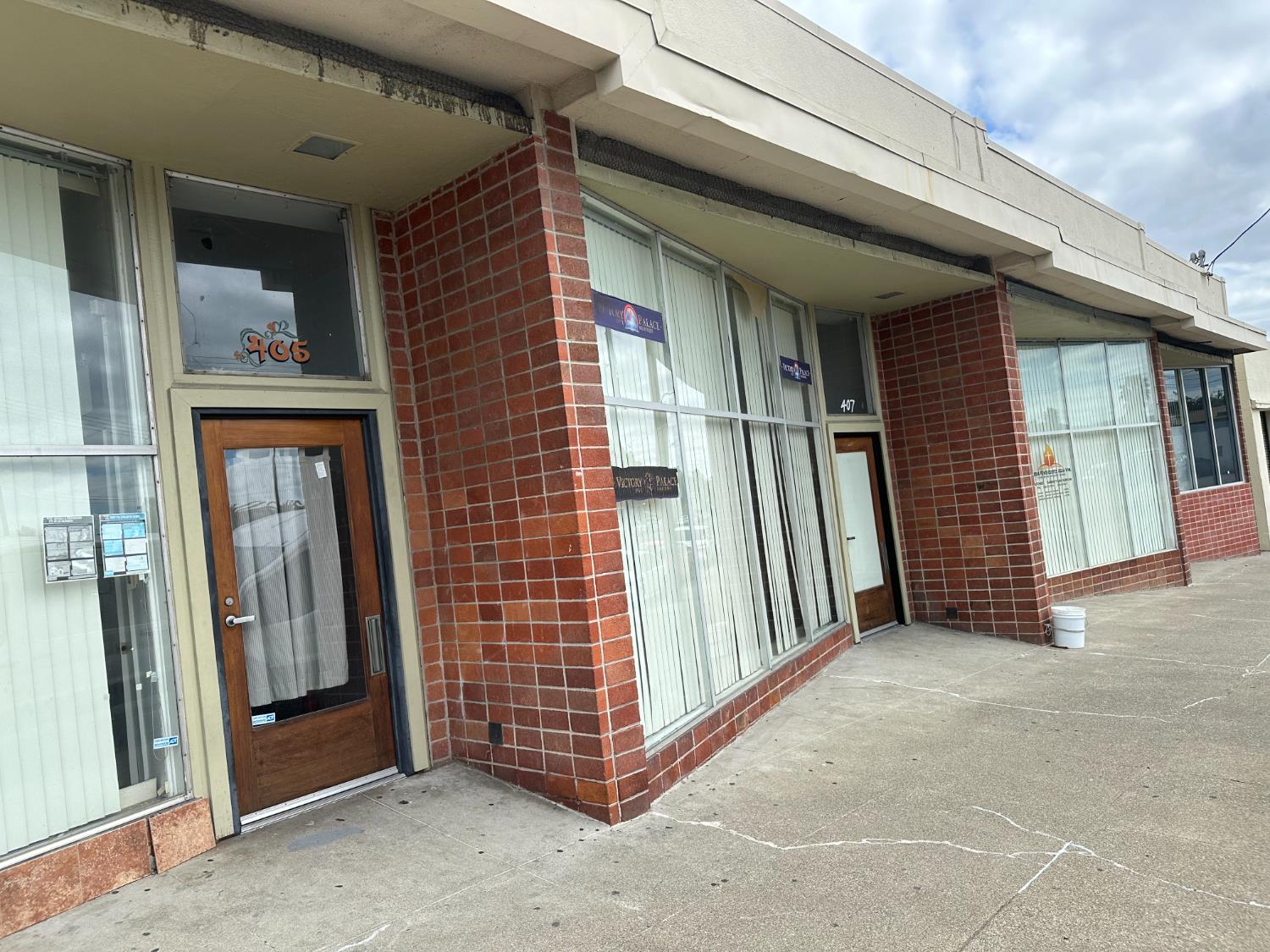 405 e 10th