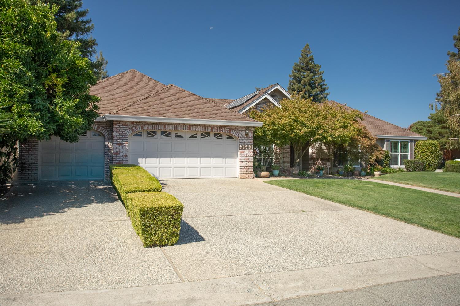 1563 Del Lago