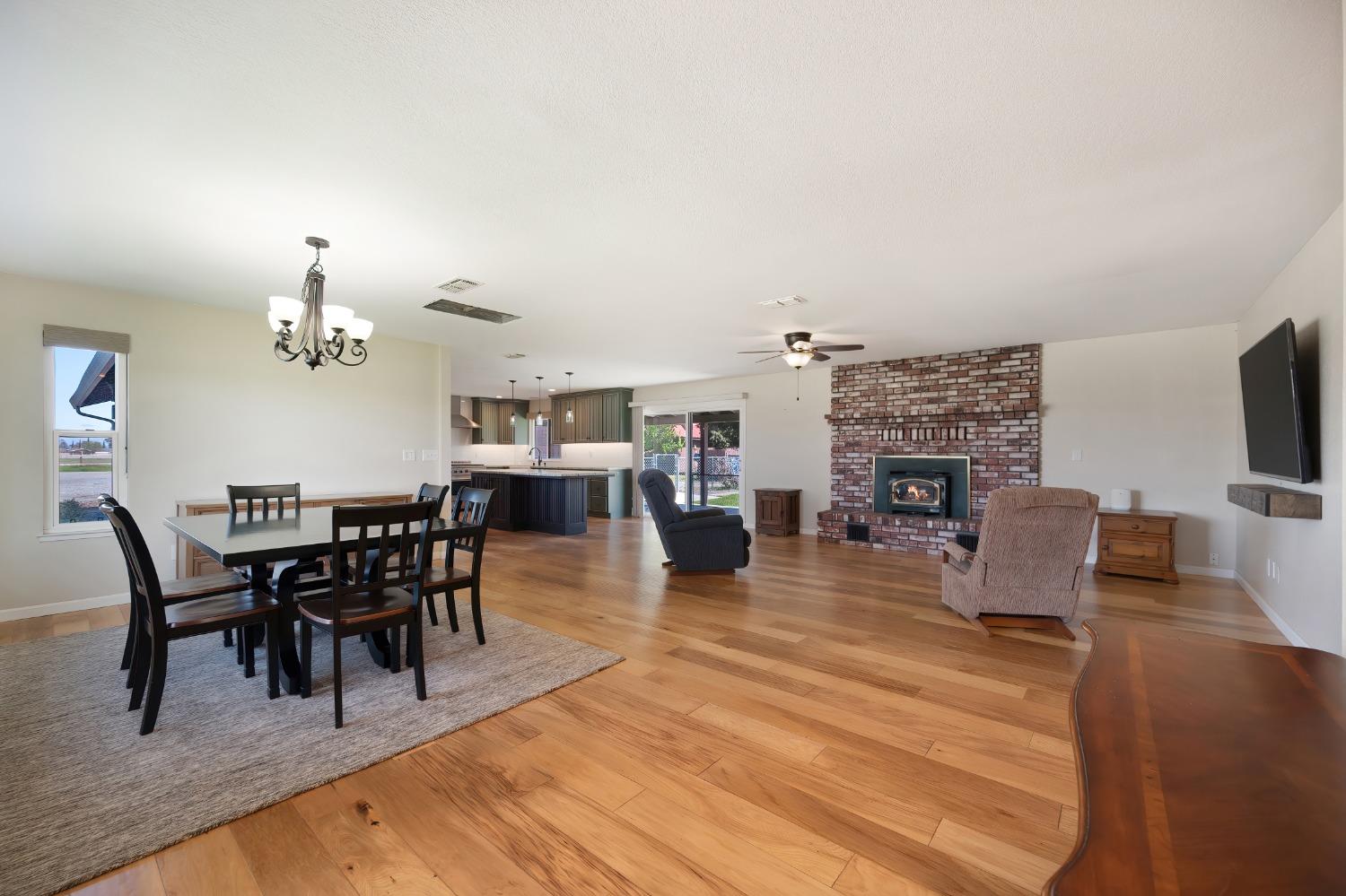 12913 Cherokee Lane
