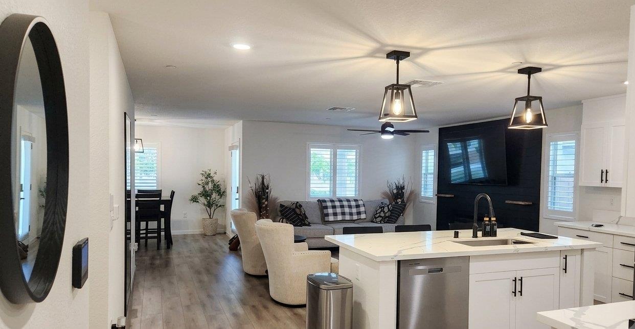 1219 Raspberry Way