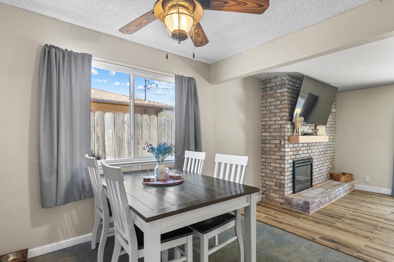 556 Del Rio Circle
