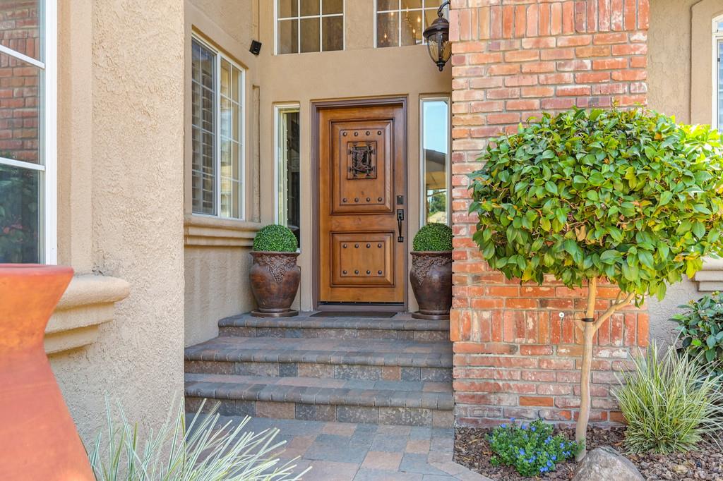9637 Swan Lake Drive