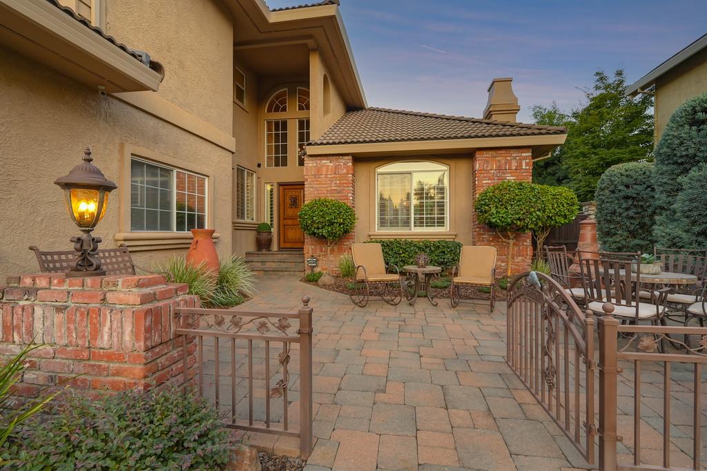 9637 Swan Lake Drive