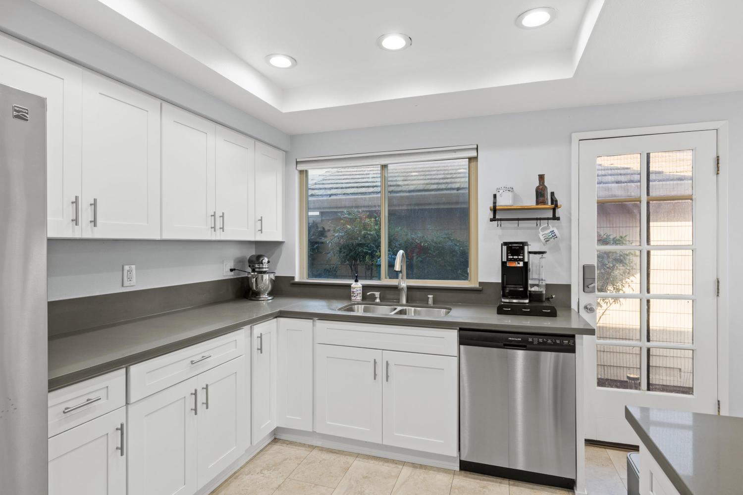 8169 Chenin Blanc Lane