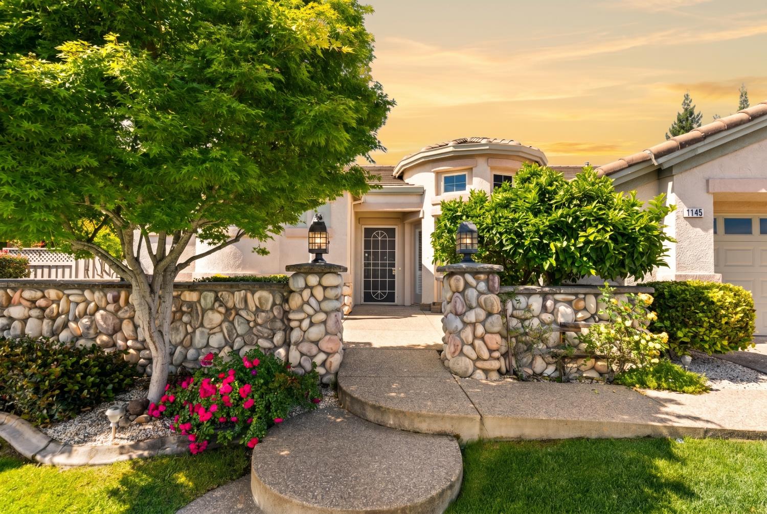 1145 Secret Lake Loop