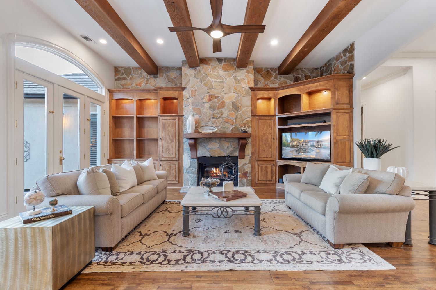 9195 Los Lagos Circle S