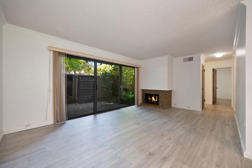 2200 Woodside Lane 7