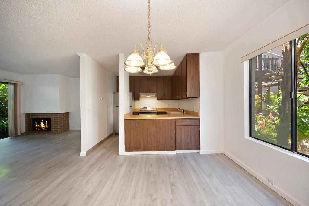 2200 Woodside Lane 7