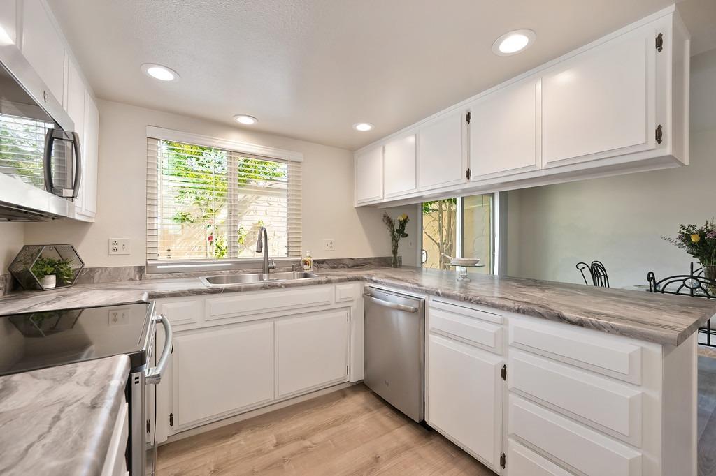 3233 Casitas Bonito