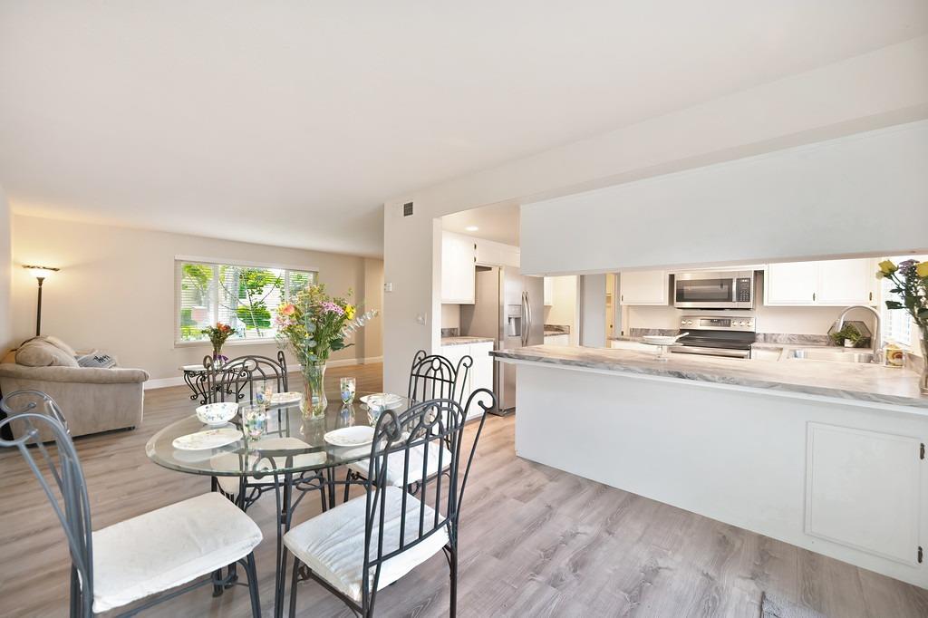 3233 Casitas Bonito