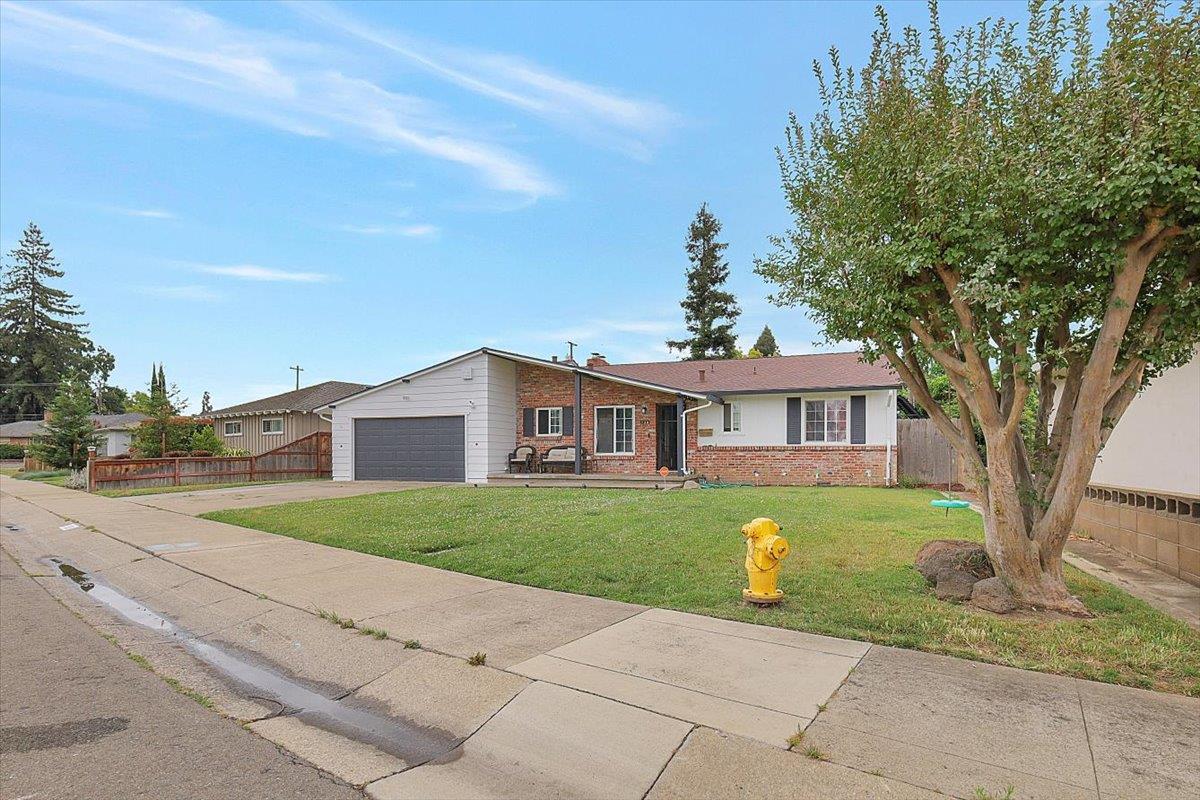 738 Costa Drive