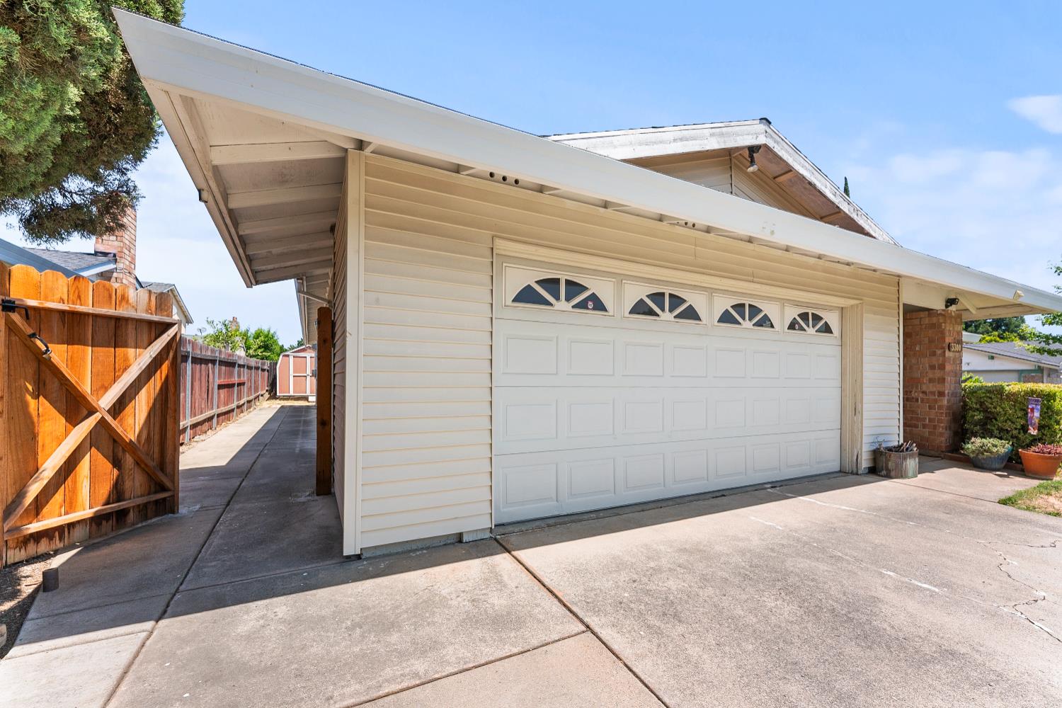 3300 Corbin Way