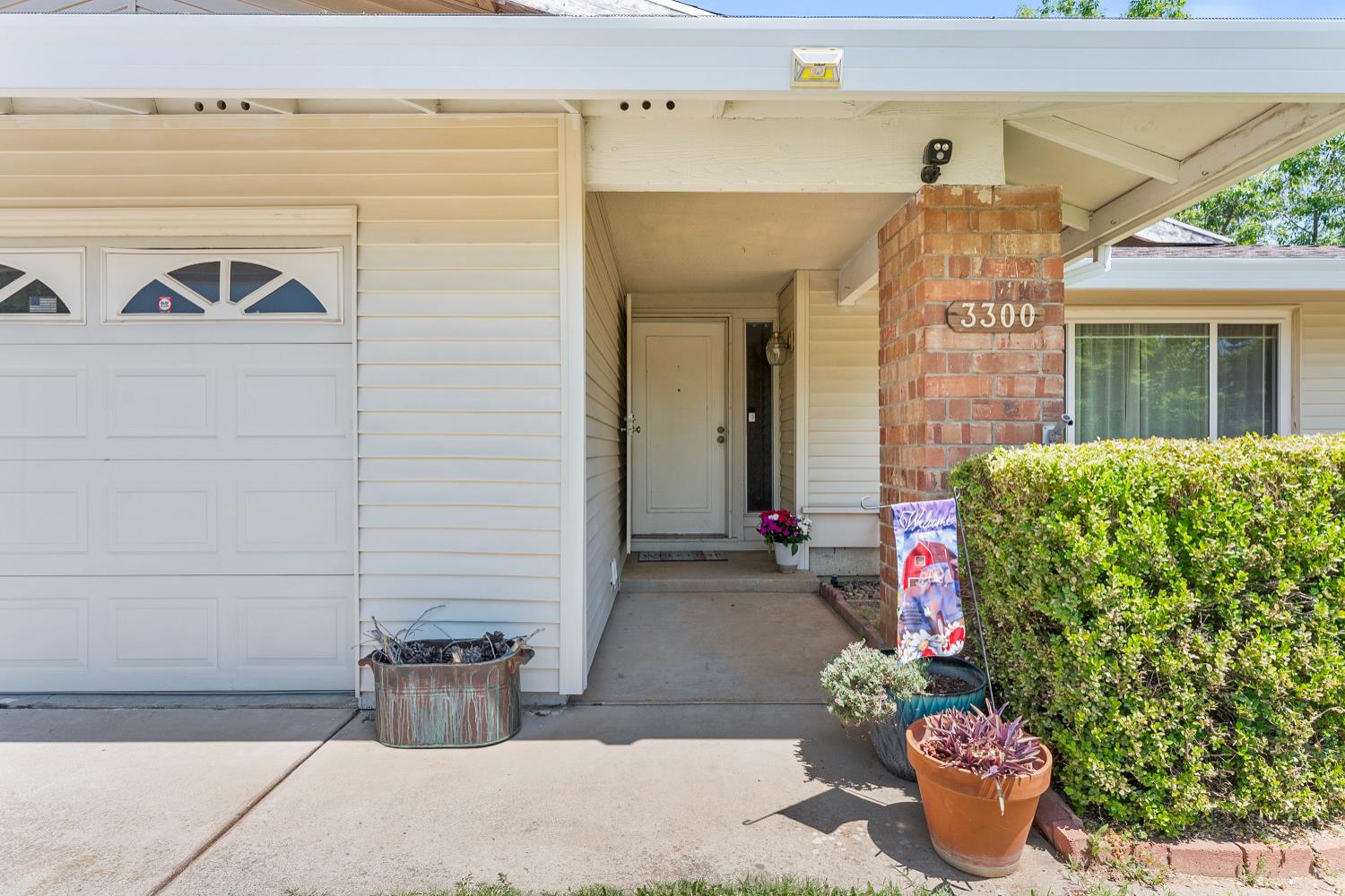 3300 Corbin Way
