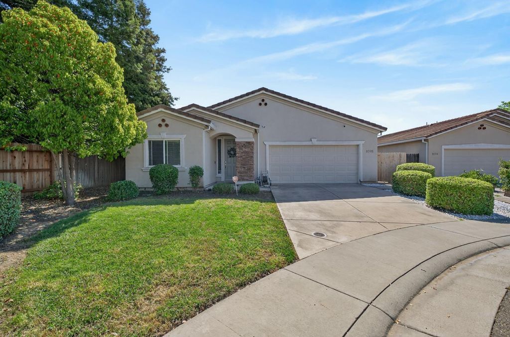 Photo of 8598 New Valley Way, Sacramento, CA 95828 (MLS # 226031407)