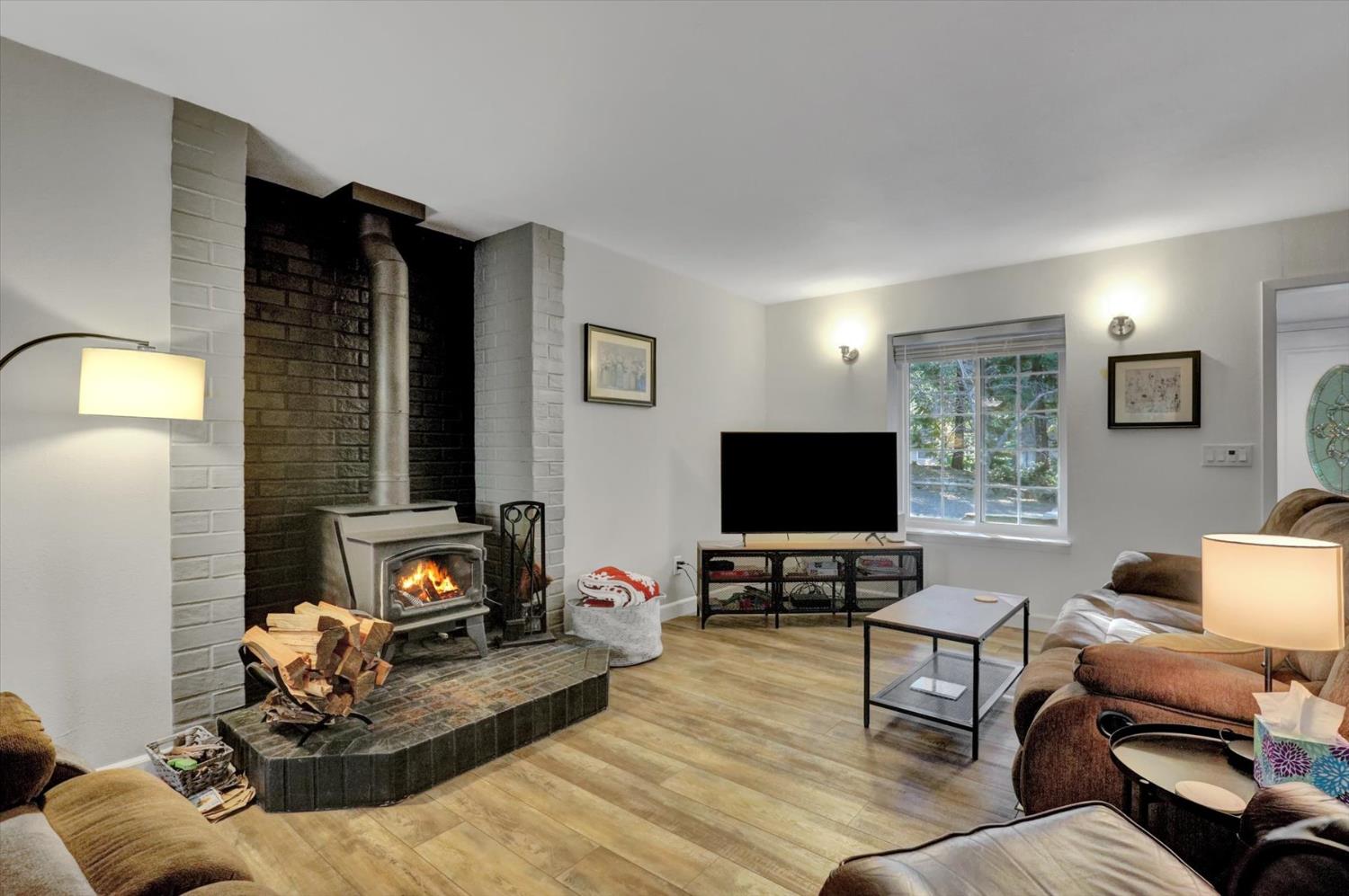 13202 Quaker Hill Cross