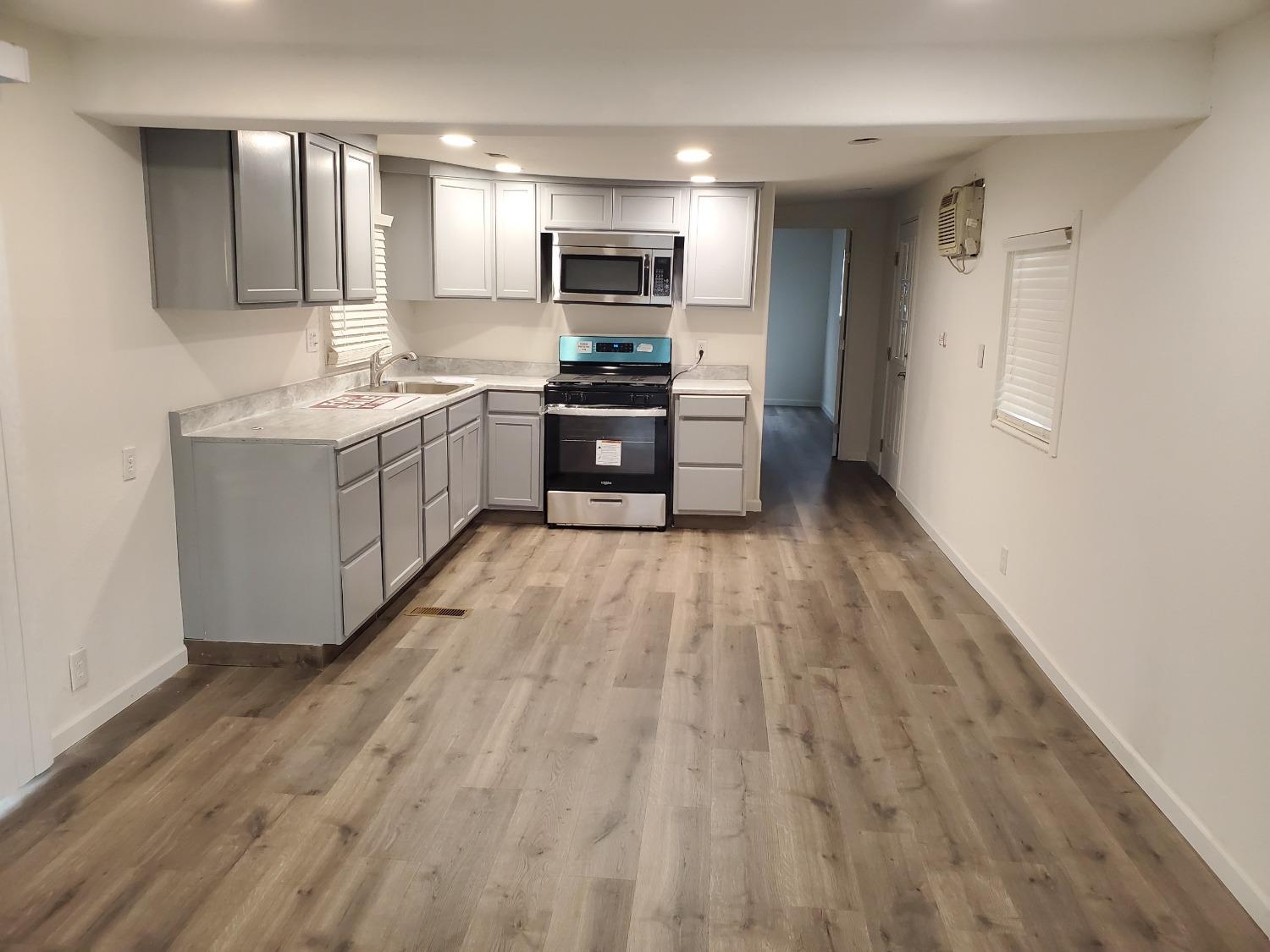 245 20th century Boulevard C 18
