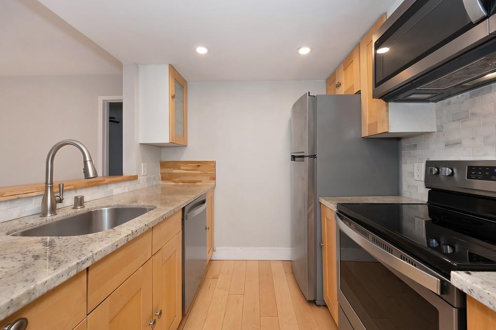 915 Fulton Avenue 449