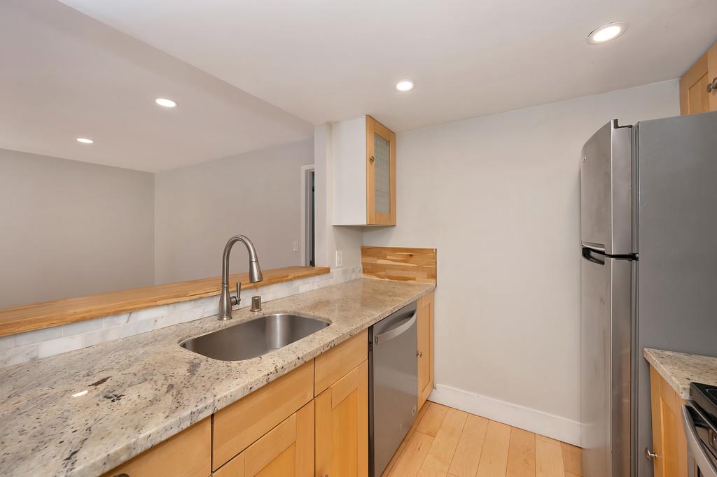 915 Fulton Avenue 449