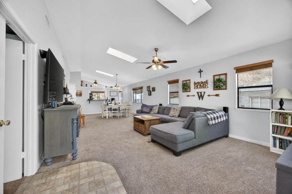 Photo of 11727 Washington Avenue, Courtland, CA 95615 (MLS # 226037872)