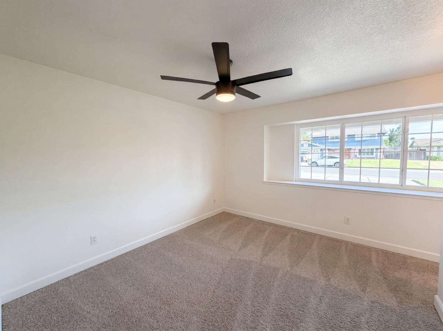 6840 Oaklawn Way