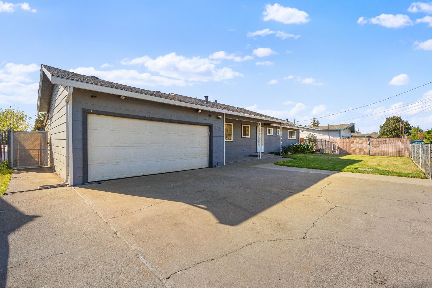5772 Griffith Avenue