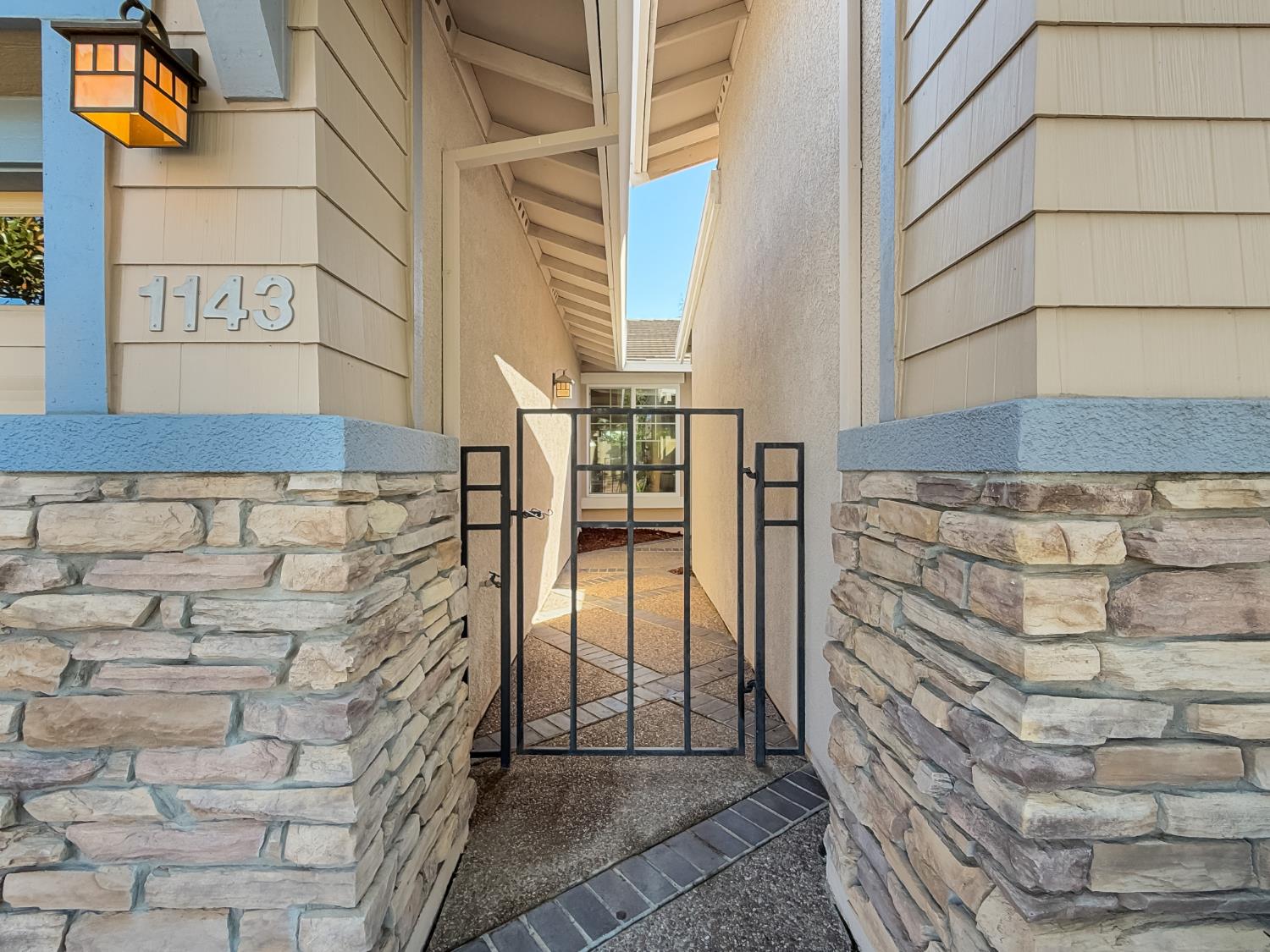 1143 Fairway Valley Lane