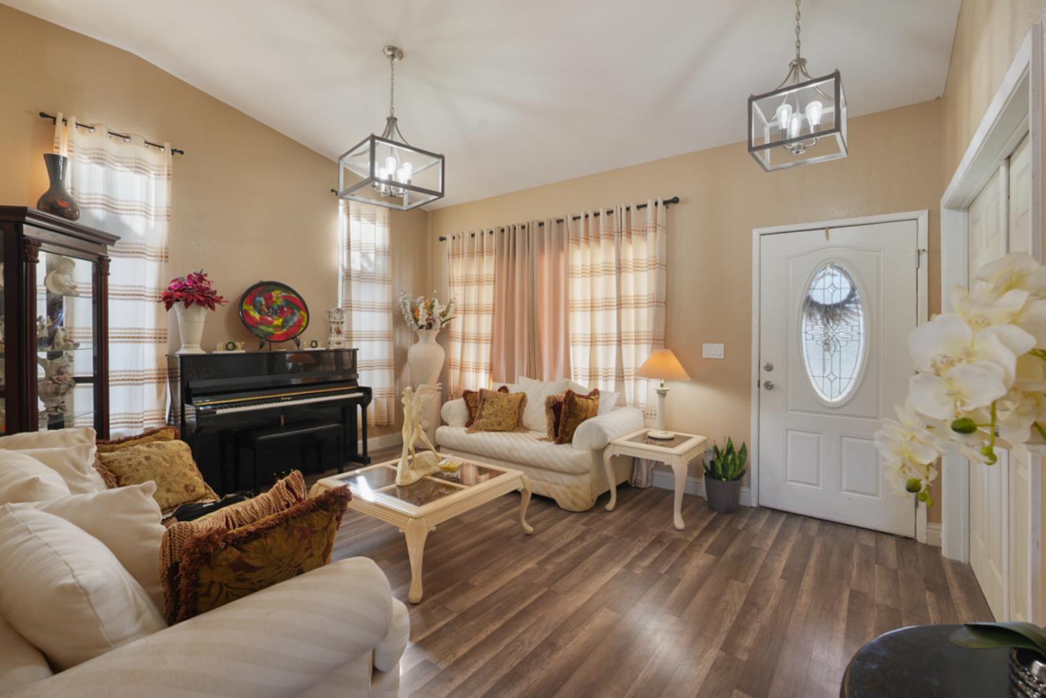 4216 Meadow Brook Lane