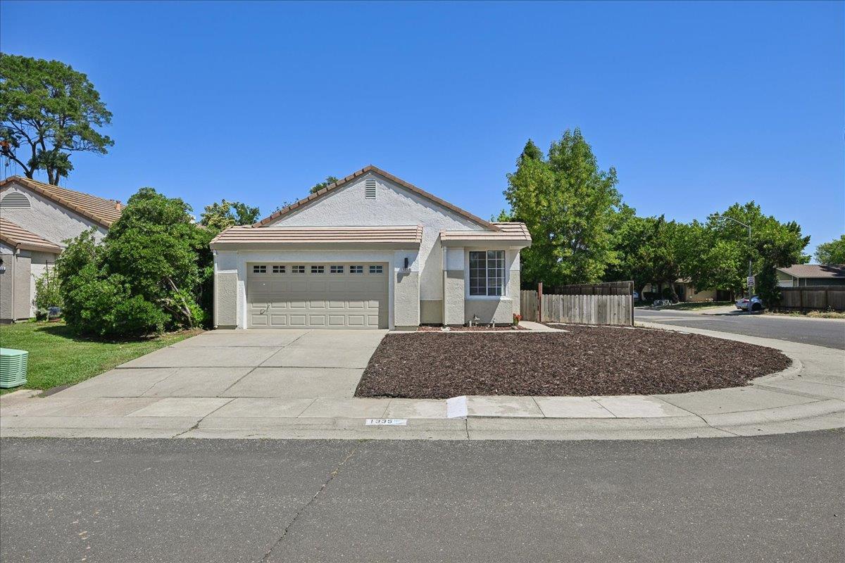 1335 Trevor Way
