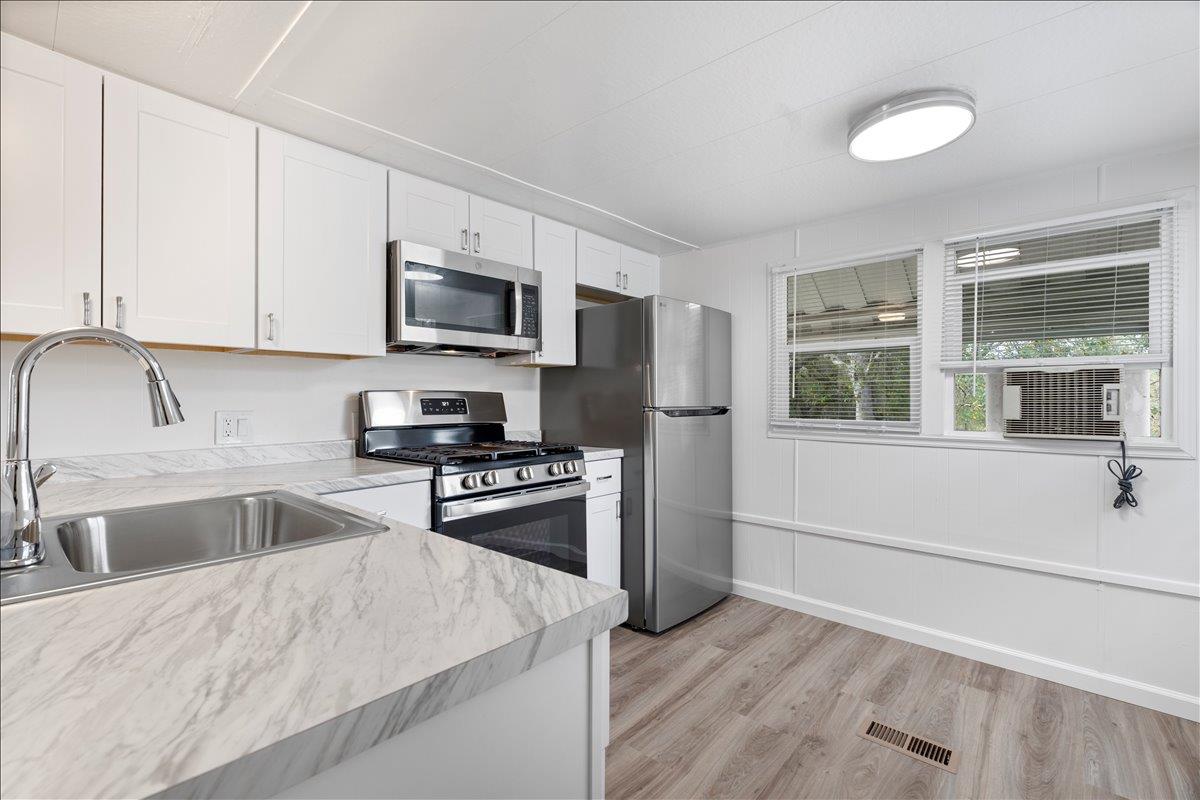 1525 Cold Springs 82