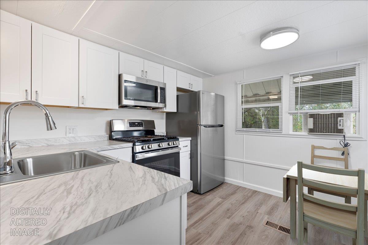 1525 Cold Springs 82