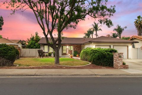 2624 E Orangeburg Ave, Modesto, CA 95355 - MLS#: 225064371