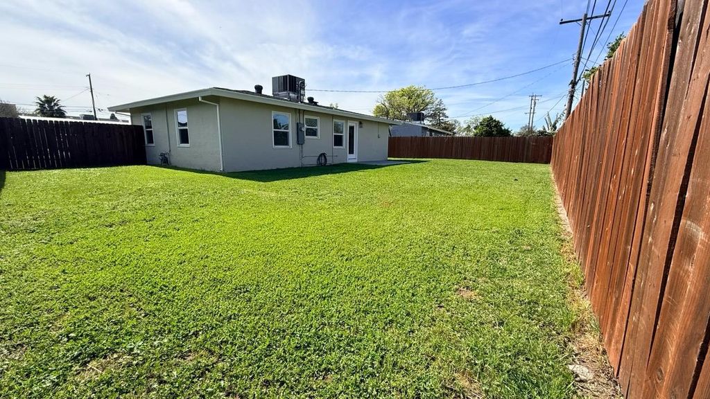 Photo of 3605 Alberta Avenue, Sacramento, CA 95821 (MLS # 226032744)