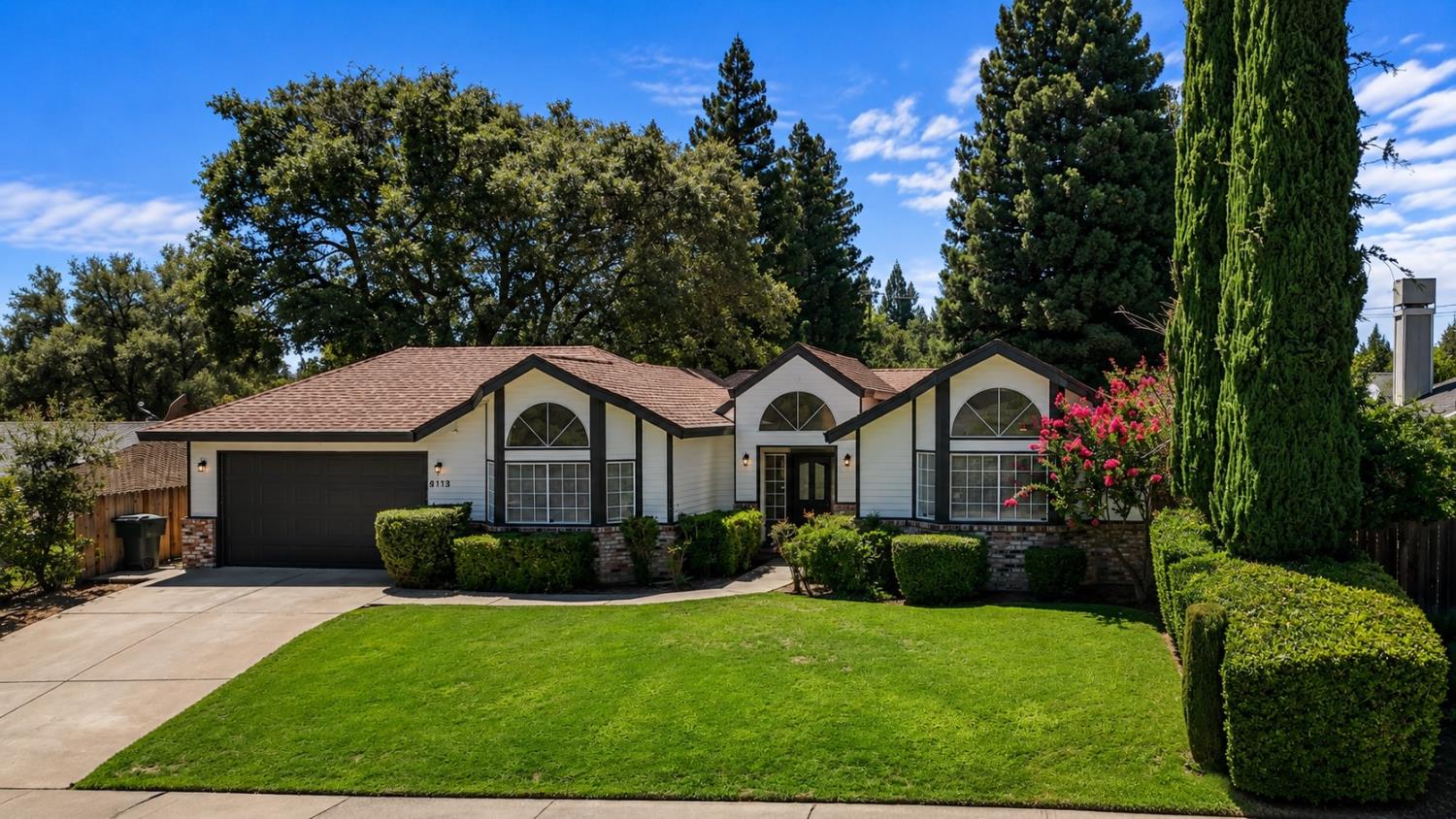 6113 Kenneth Oak Way