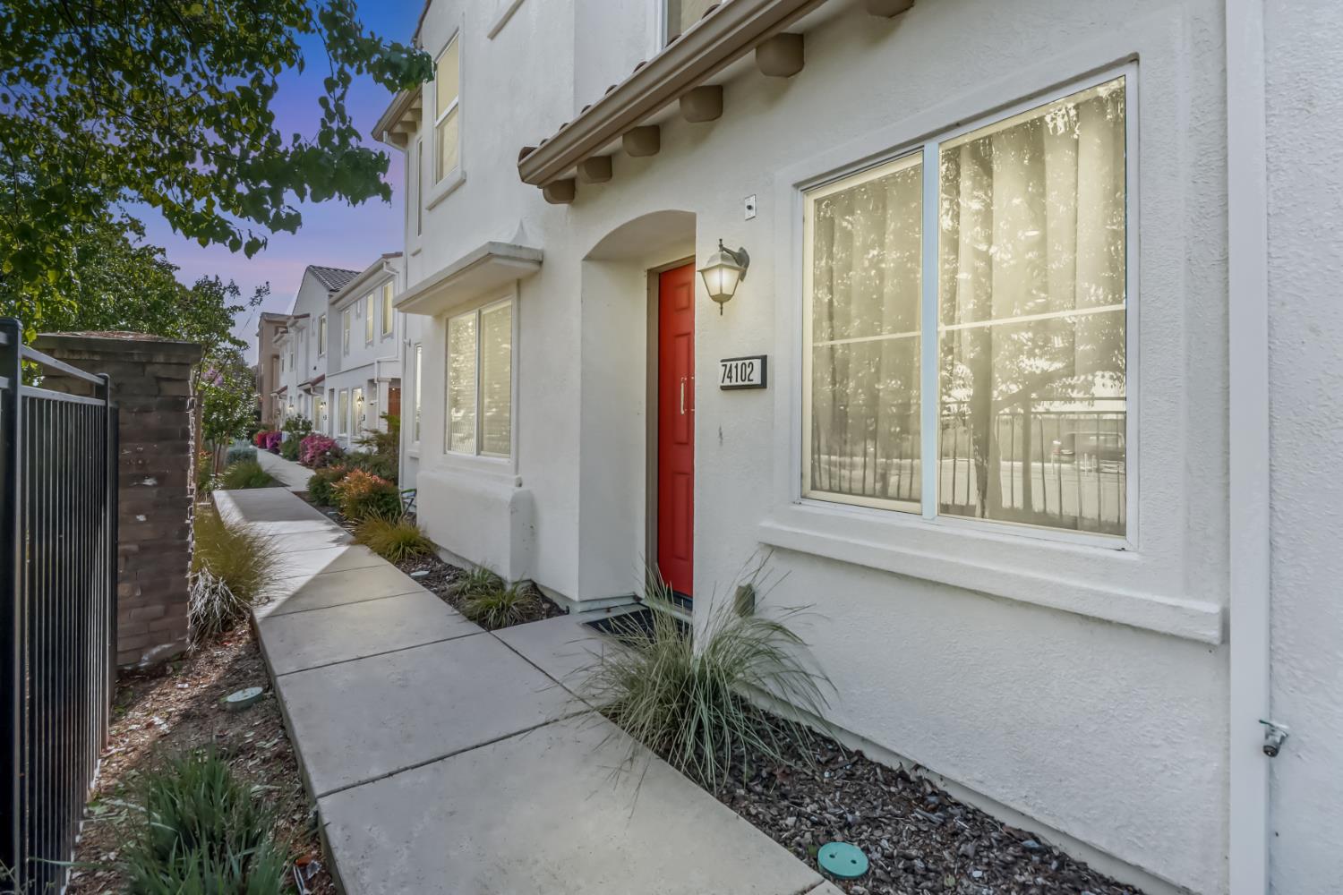 5301 E Commerce Way 74102