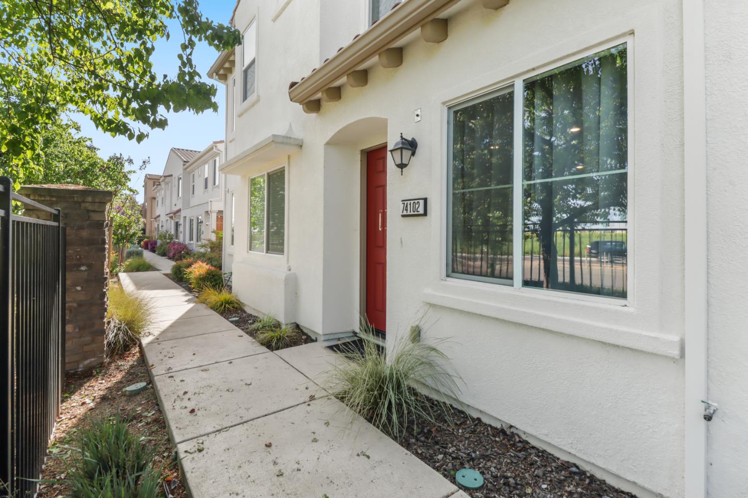 5301 E Commerce Way 74102