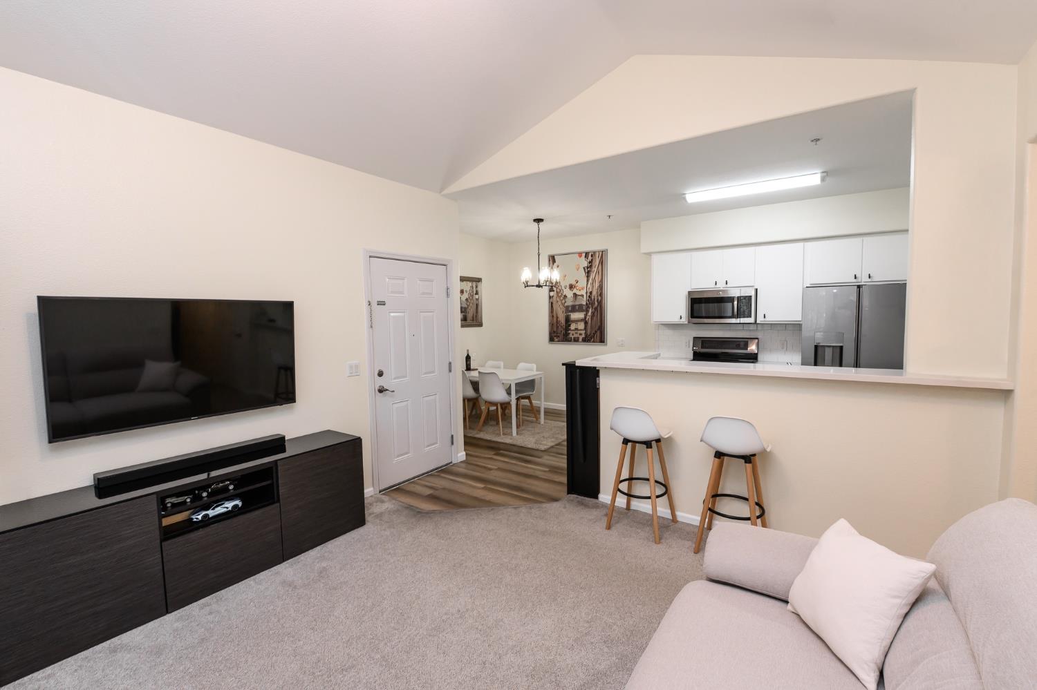 1221 Whitney Ranch Parkway 1136