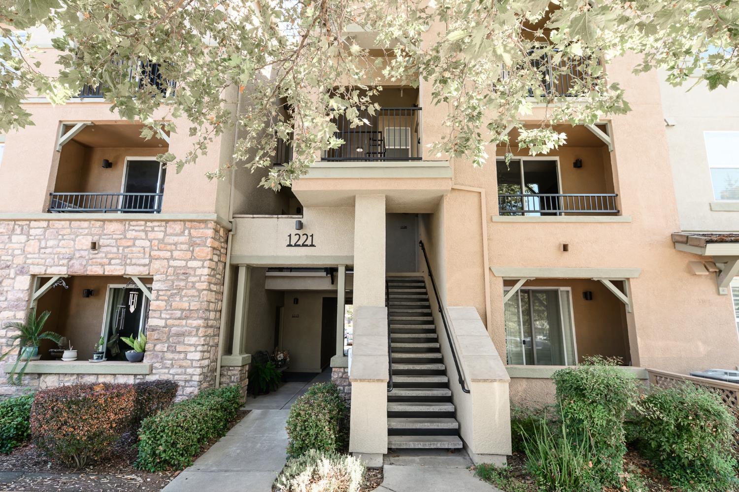 1221 Whitney Ranch Parkway 1136