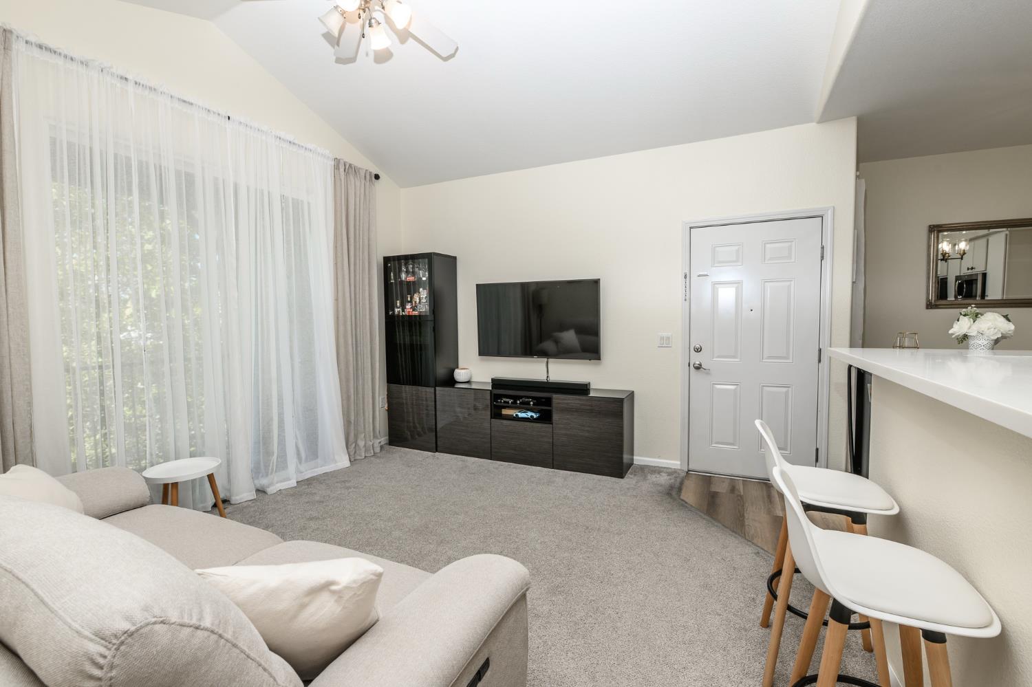 1221 Whitney Ranch Parkway 1136
