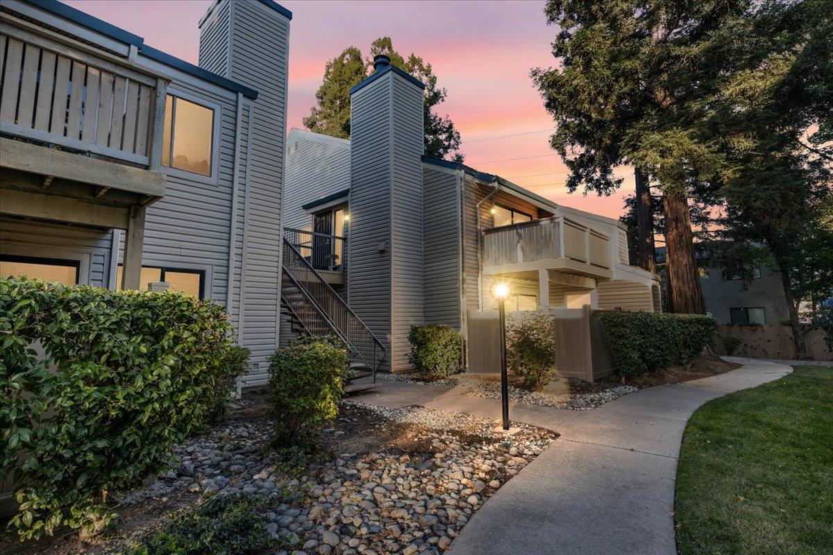 2280 Hurley Way 32
