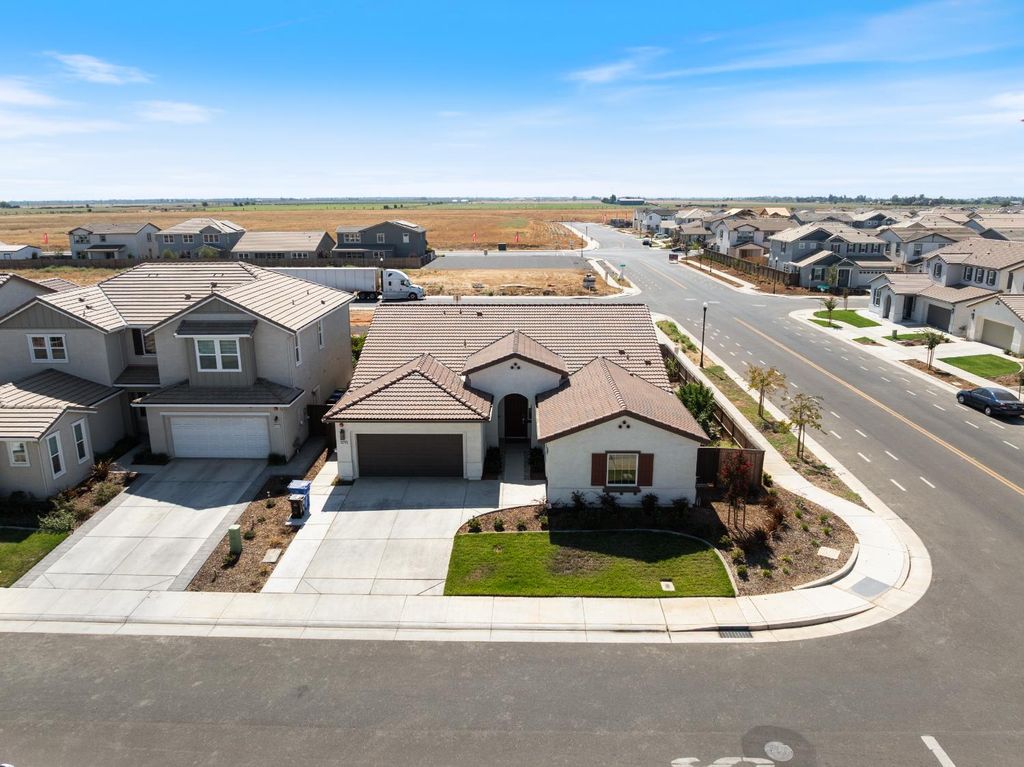 Photo of 8420 Haley Circle, Elk Grove, CA 95757 (MLS # 225125395)