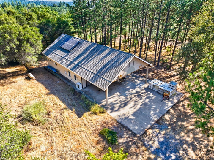 Photo 1 of 64 — 4016 Twin Ridges Road, Placerville, CA 95667
