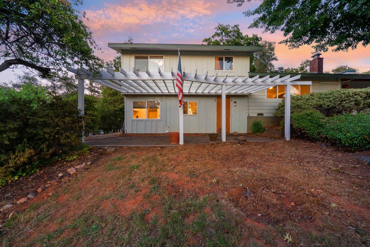 2515 Flume Lane