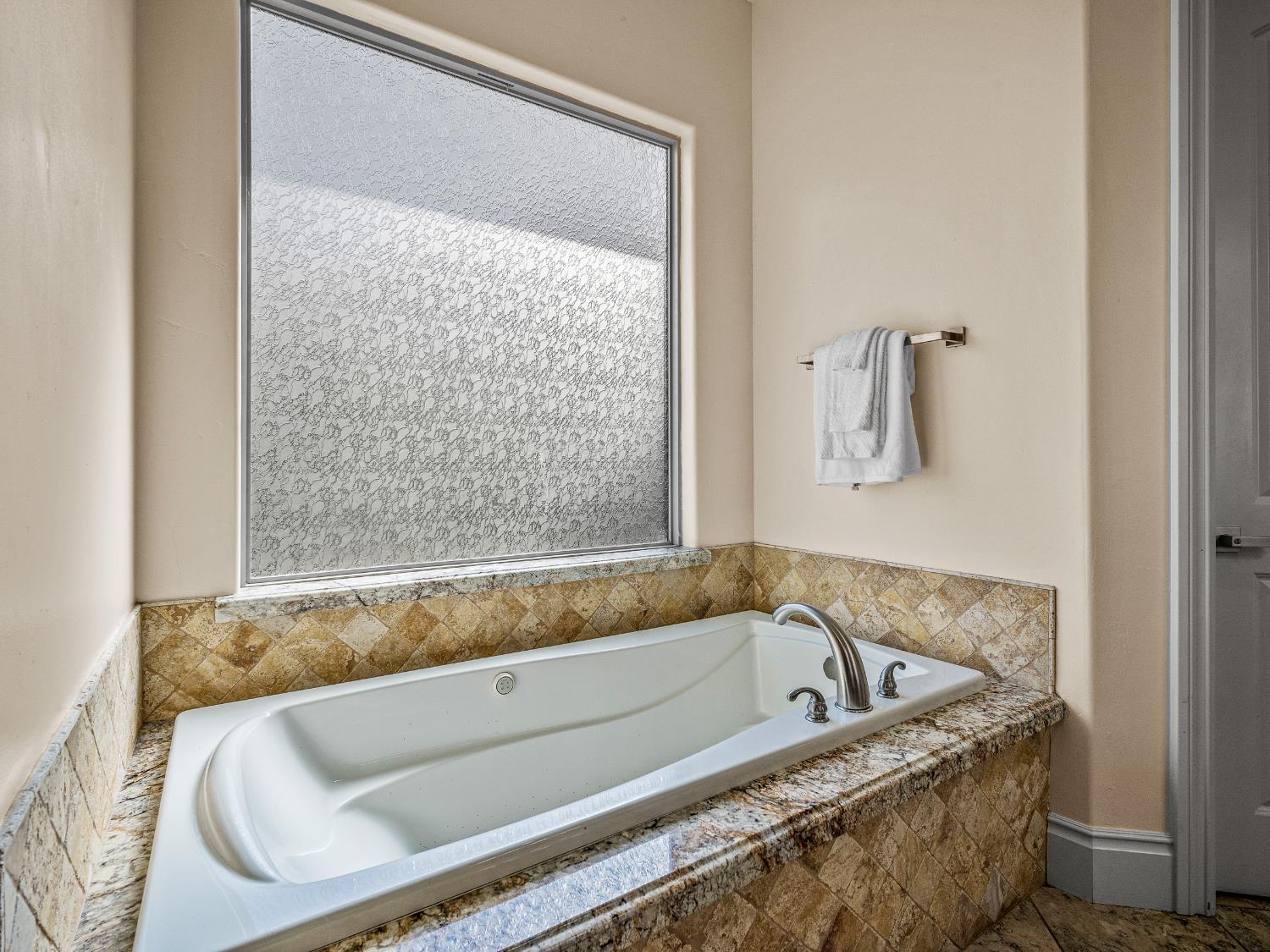 El Dorado Hills, California 95762, United States, 3 Bedrooms Bedrooms, ,3 BathroomsBathrooms,Residential,Active,196186