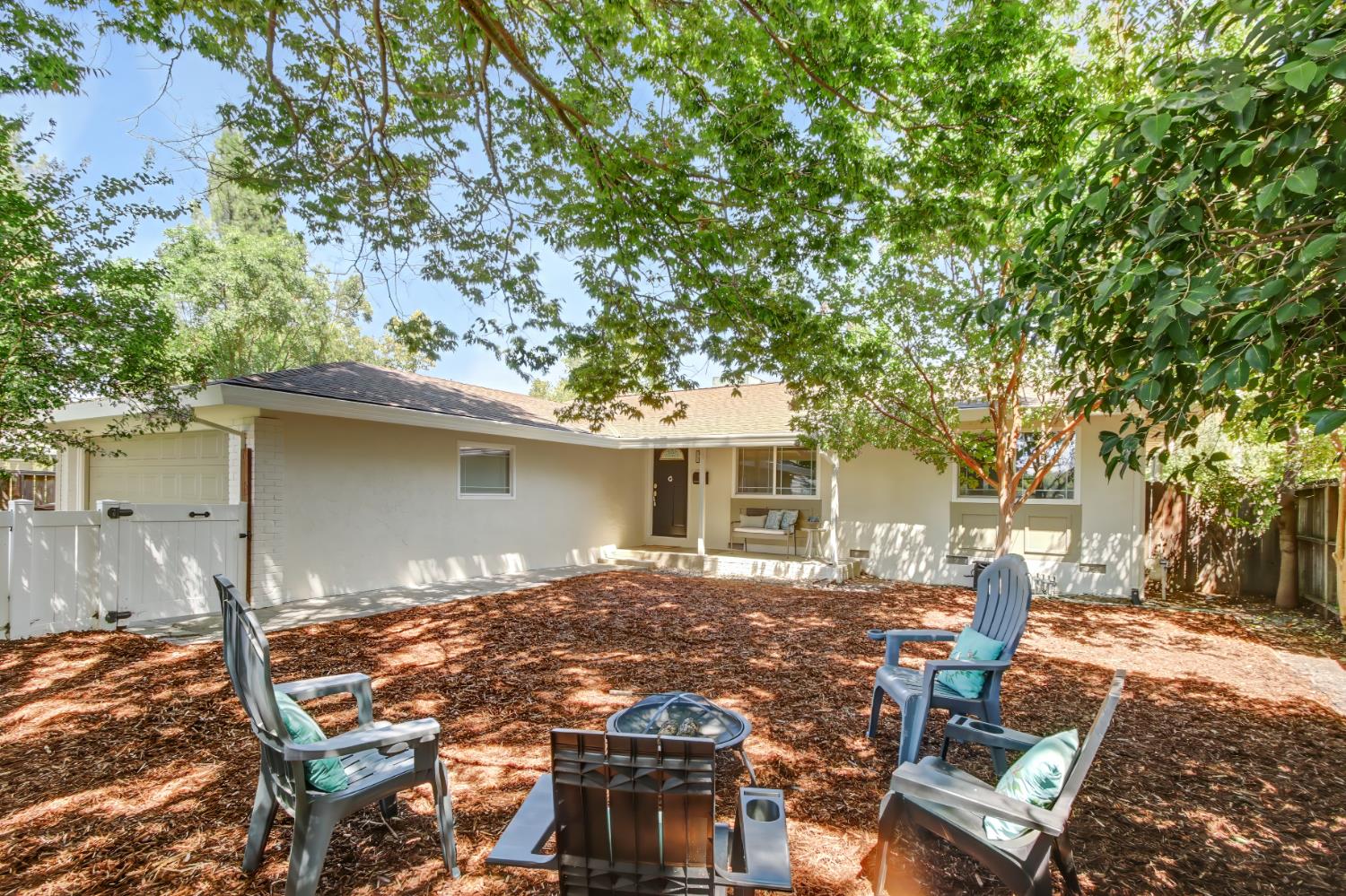 1718 Manzanita Lane