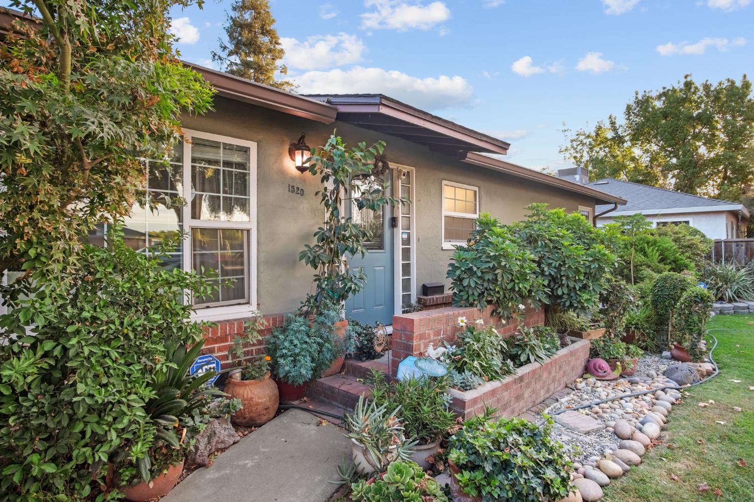 1520 E Marshall Street - Photo 3