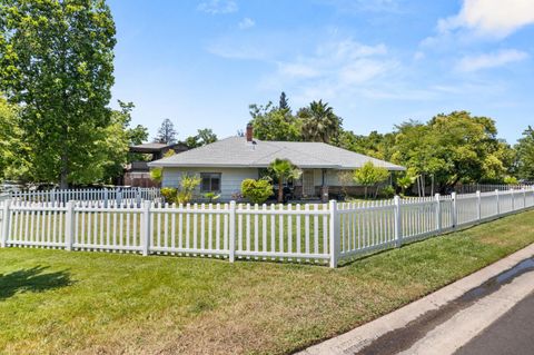 2307 Meadowbrook Road Sacramento CA 95825