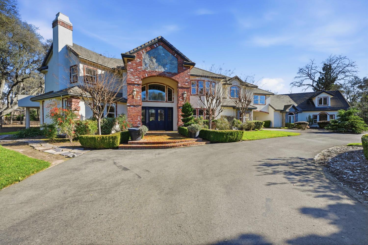 6520 Carolinda Drive