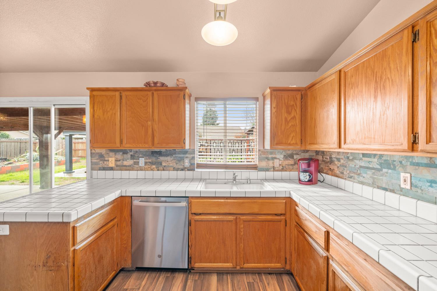 1810 Whispering Oaks Drive