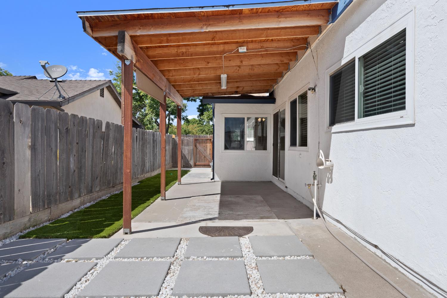 2664 San Ignacio Avenue